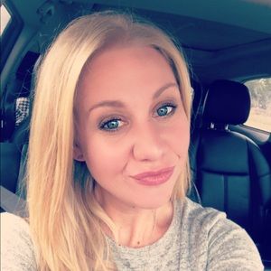 Meet your Posher, Casey